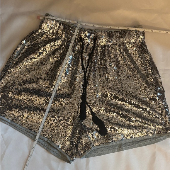 Breeze Over Silver Sequin Women's Shorts Medium - Picture 3 of 5